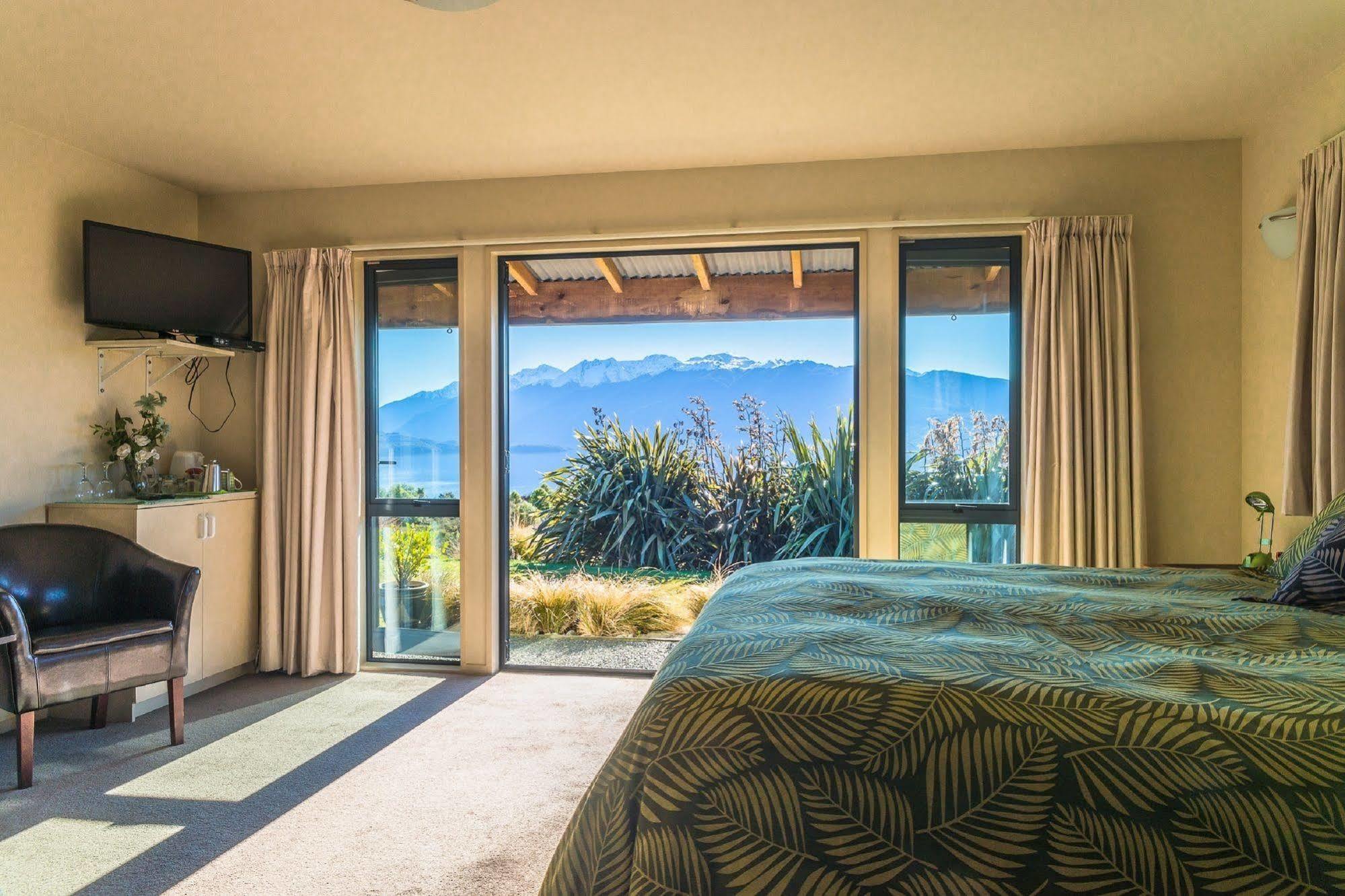 Loch Vista Bed & Breakfast Те-Анау Экстерьер фото